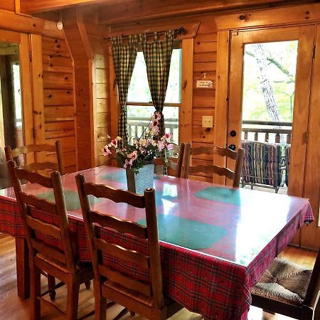 Вилла Bear Pleasures Cabin Гатлинбург Экстерьер фото