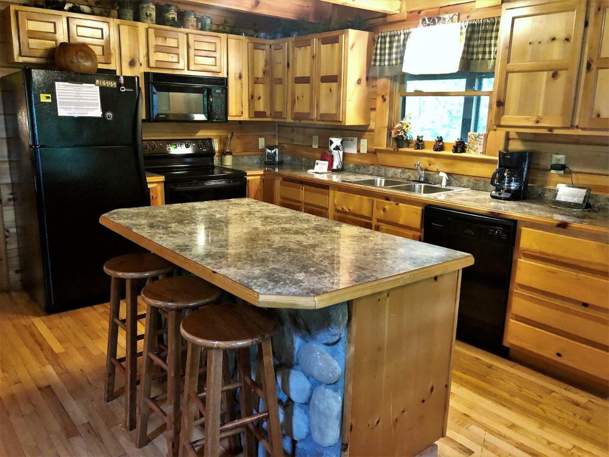 Вилла Bear Pleasures Cabin Гатлинбург Экстерьер фото